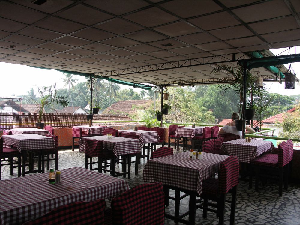 Hotel Park Avenue Kochi Restaurant bilde